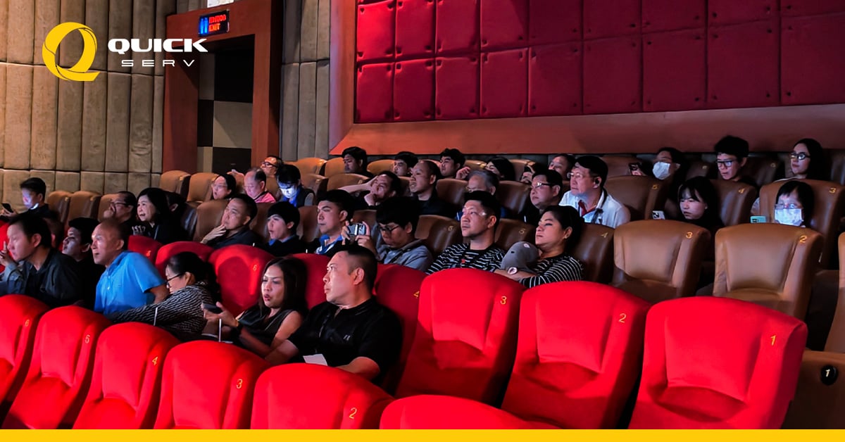 ผู้เข้าร่วมงาน Dell Tech Premiere นั่งรับฟังการบรรยายภายในโรงภาพยนตร์เอสพลานาด รัชดา